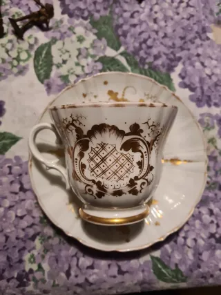Tazza da tè in porcellana con decori oro TPM