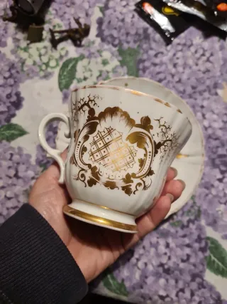 Tazza da tè in porcellana con decori oro TPM