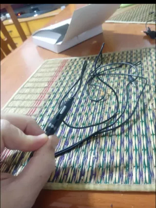 Micrófono espía diminuto