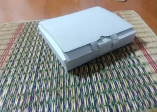 Micrófono espía diminuto