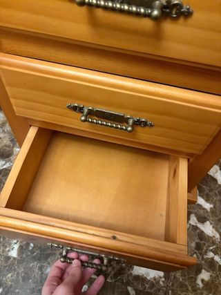 Scrivania in legno massello per bambini con cassettiera