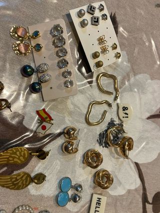 Conjunto de anillos y pendientes