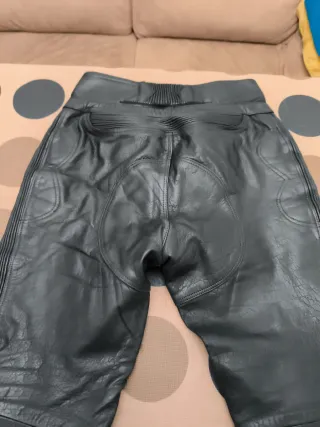 Pantalón de cuero Zerimar talla XXL
