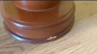 Mesa de salón de madera