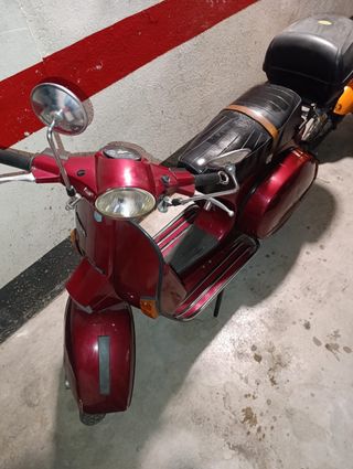 Vespa PX 200 Iris Roja