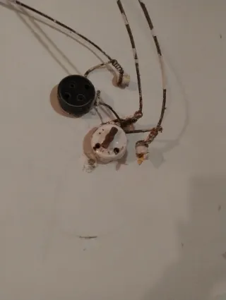 Interruptor de luz antiguo cerámica