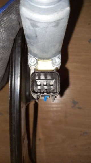 ELEVALUNAS DELANTERO DERECHO FORD FOCUS BERLINA (