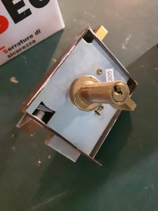 Cerradura Superpuesta con Llave