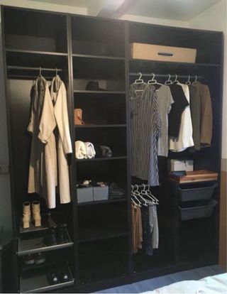 Armadio Ikea in Legno Scuro