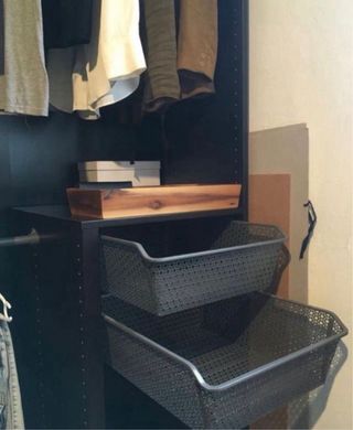 Armadio Ikea in Legno Scuro