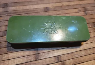 Máquina de coser ALFA antigua a pedal del año 1930