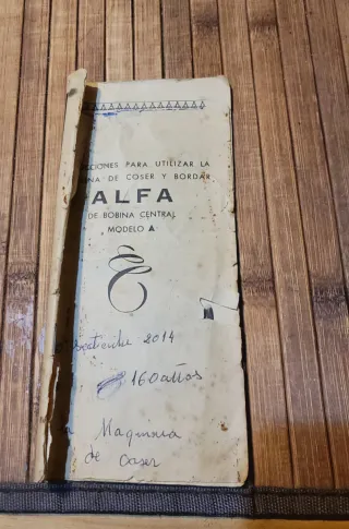 Máquina de coser ALFA antigua a pedal del año 1930