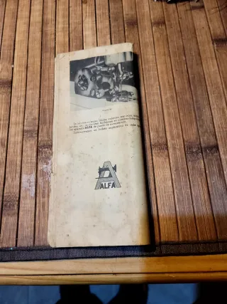 Máquina de coser ALFA antigua a pedal del año 1930