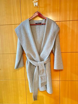 Abrigo con cinturón Zara Lana