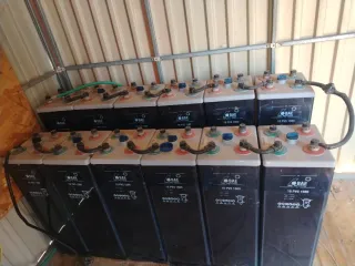 Inversor Solar 24V 3000W + 12 Baterías Solares 2V