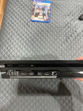 PS4 Pro 1TB Negra + UFC 4