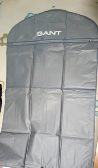 Bolsa de traje Gant gris