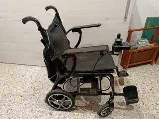 Silla de ruedas eléctrica plegable ultraligera