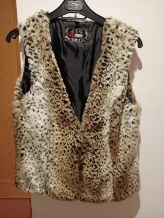 Chaleco pelo efecto animal print