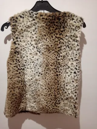 Chaleco pelo efecto animal print