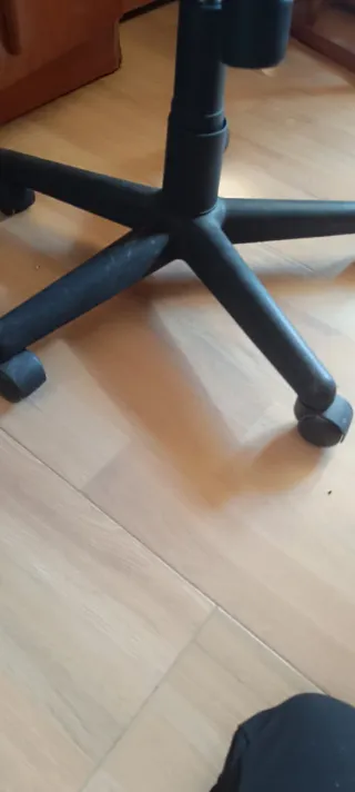 Poltrona da ufficio nera mobile