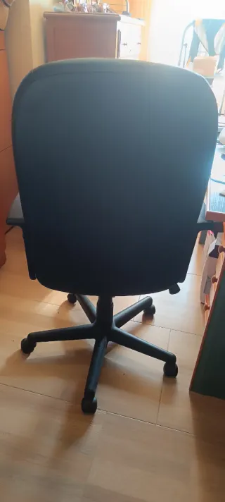 Poltrona da ufficio nera mobile