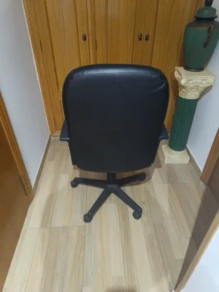 Poltrona da ufficio nera mobile