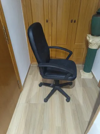 Poltrona da ufficio nera mobile