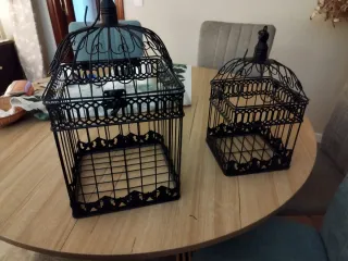 Dos jaulas decorativas negras