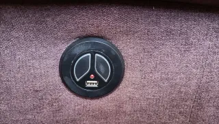 Sofá reclinable eléctrico berenjena