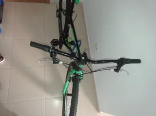 Bicicleta Rin 26 Negra Verde incluye luces y casco