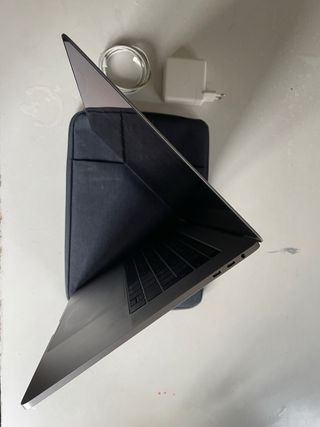 MacBook Pro i7 6 core 16GB RAM 512GB SSD Radeon