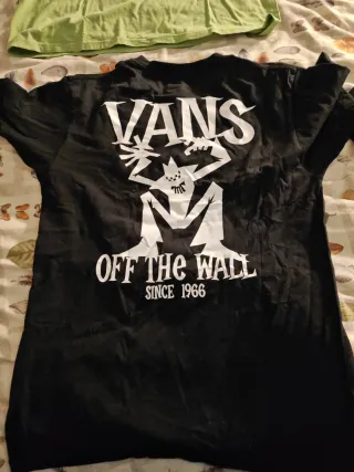 Lote 4 Camisetas Frikis y Vans