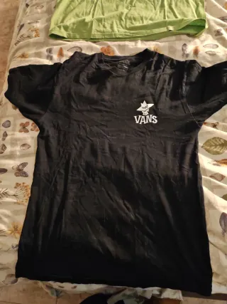 Lote 4 Camisetas Frikis y Vans