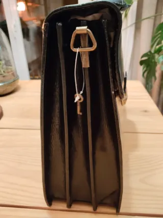 Maletín de piel negro a estrenar