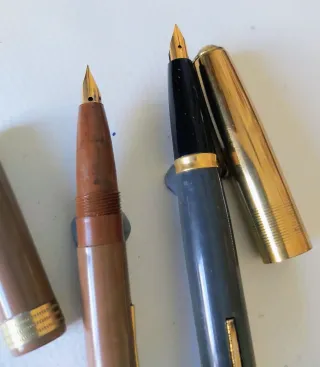 Lote 2 Plumas Imperia y Universal