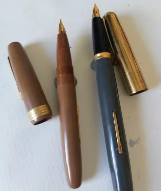 Lote 2 Plumas Imperia y Universal