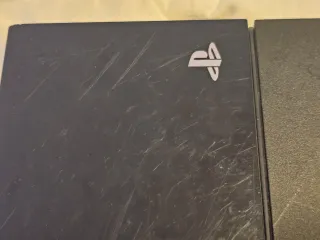 PS4 (PlayStation 4) Negra + Mando