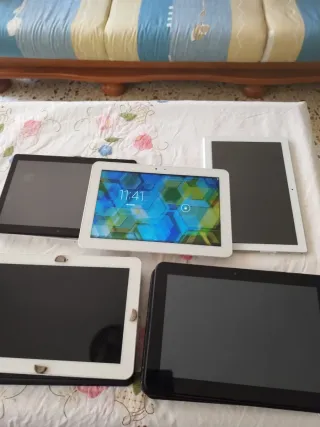 Tablet Negra y Multicolor