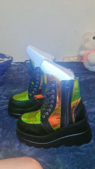 Botines elegantes dorados y verdes