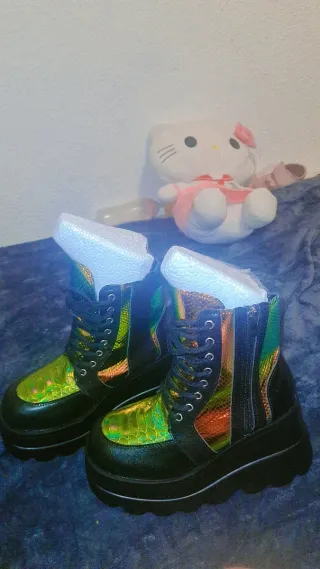 Botines elegantes dorados y verdes