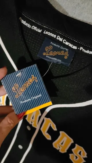 Camiseta Beisbol Leones de Caracas Negra