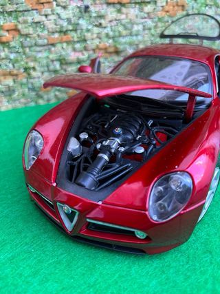 Alfa Romeo 8C Competizione – Burago – Escala 1:18