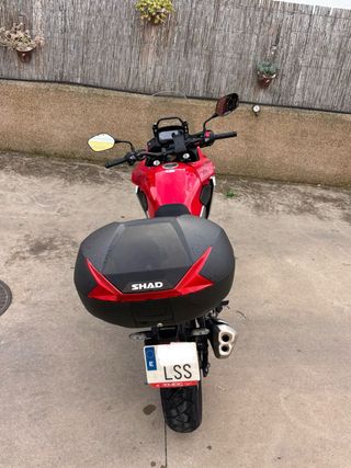 Honda CB500X Negra y Roja