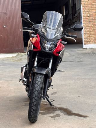 Honda CB500X Negra y Roja