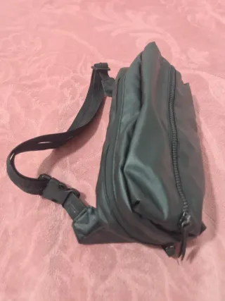 Riñonera UNISEX negra