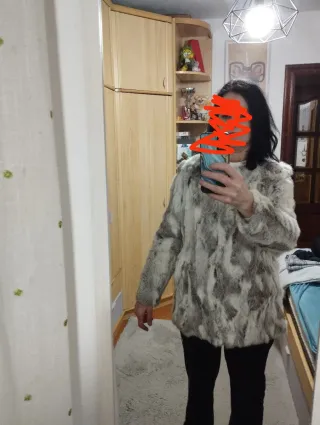 Abrigo de piel de conejo natural