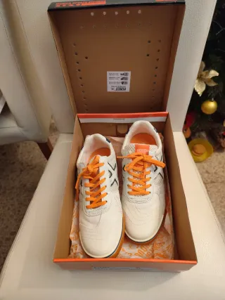Zapatillas Munich Blancas y Naranjas