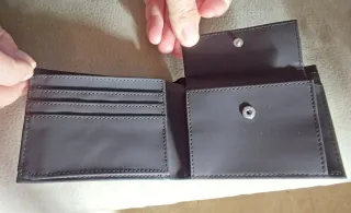 Cartera negra y marrón