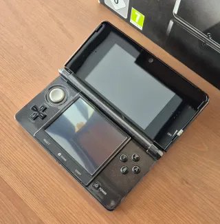 ¡Estado perfecto! Nintendo 3DS Cosmos Black.